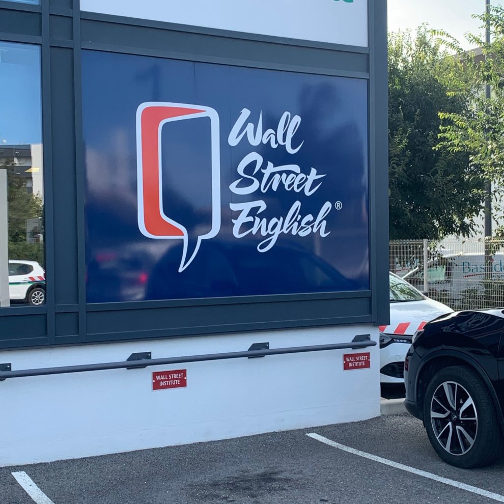 WAYLOG RENFORCE SON ANGLAIS CHEZ WALL STREET ENGLISH